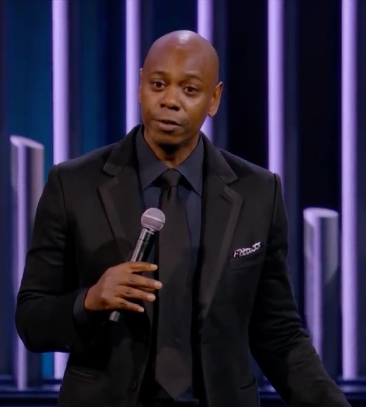 Photo of Dave Chappelle giving his acceptance speech for the 2019 Mark Twain Prize.